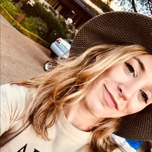 Meet your Posher, Christine